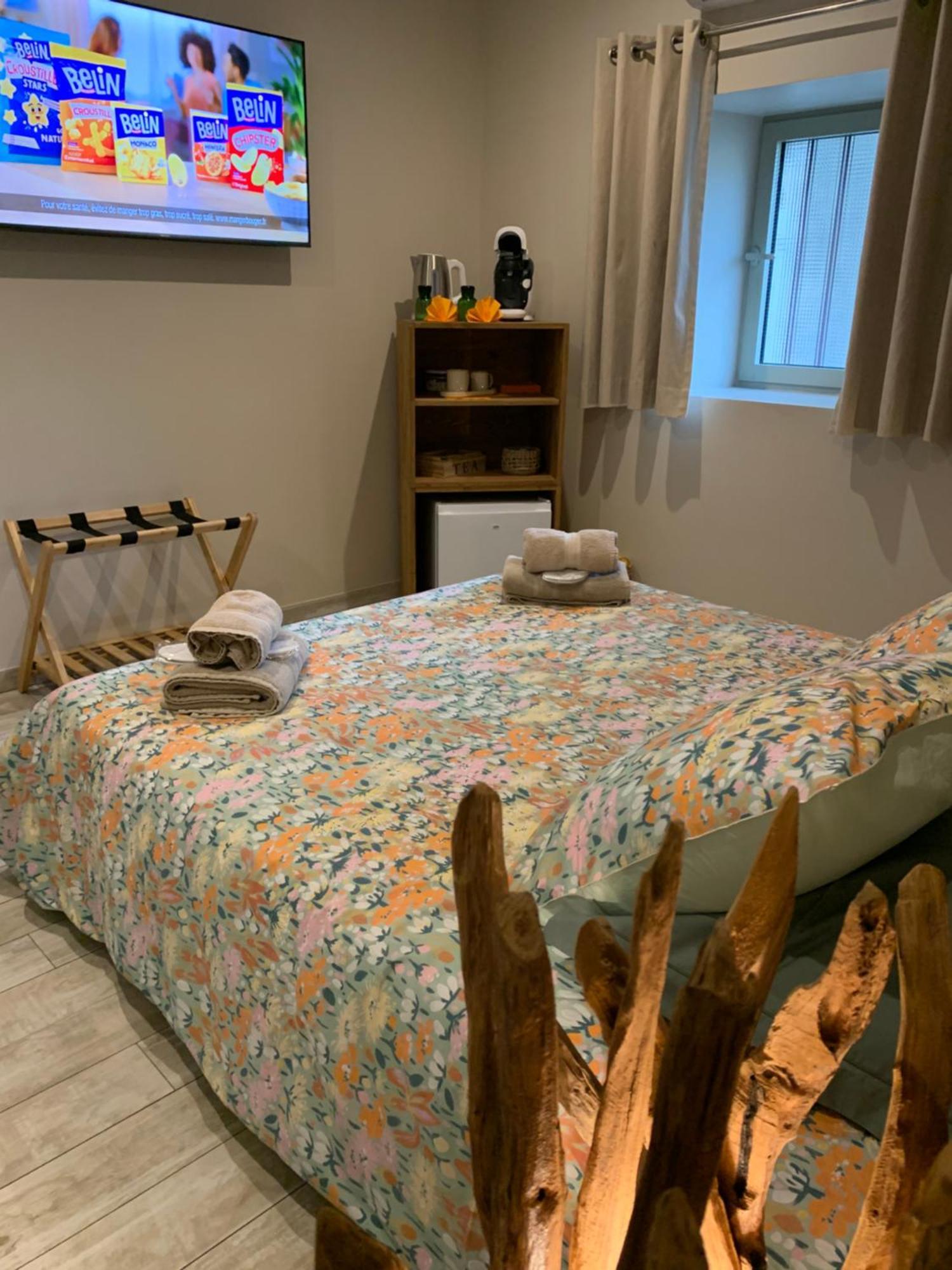 Bed and Breakfast Le Paon Bleu Annecy Poisy Екстер'єр фото